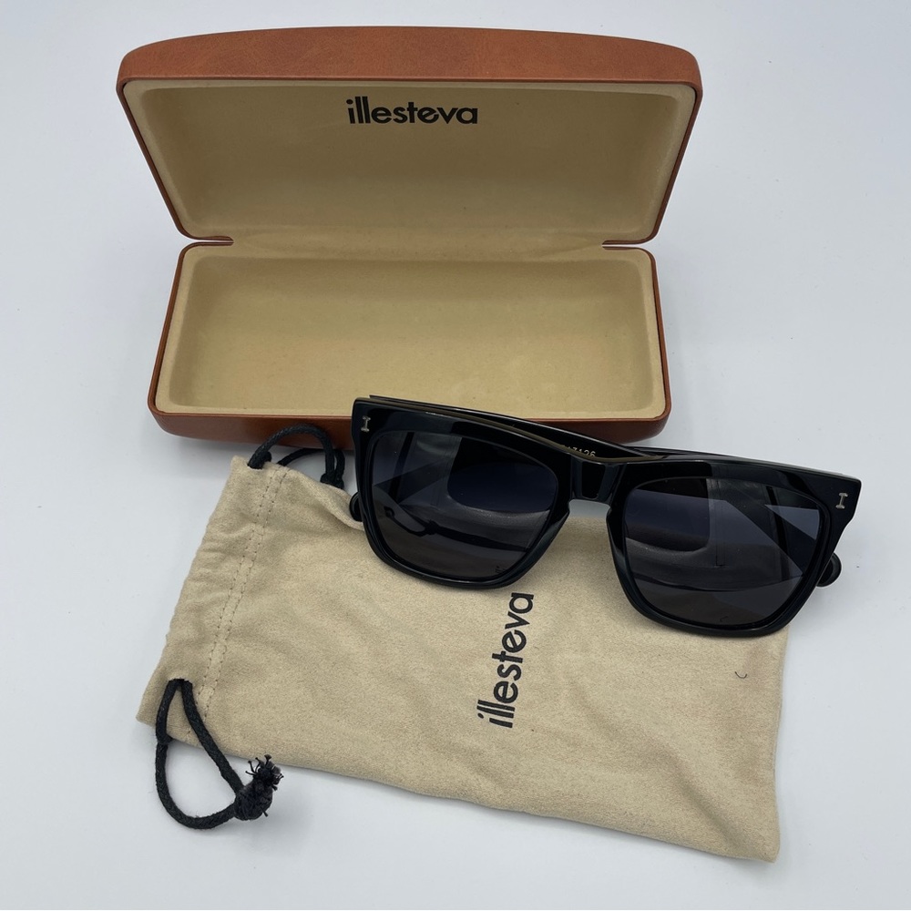 Illesteva Los Feliz Sunglasses in Black/Grey